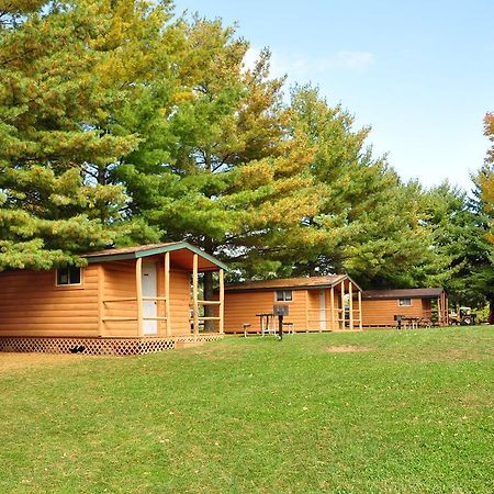 Plymouth Rock Camping Resort Basic Cabin Elkhart Lake Экстерьер фото